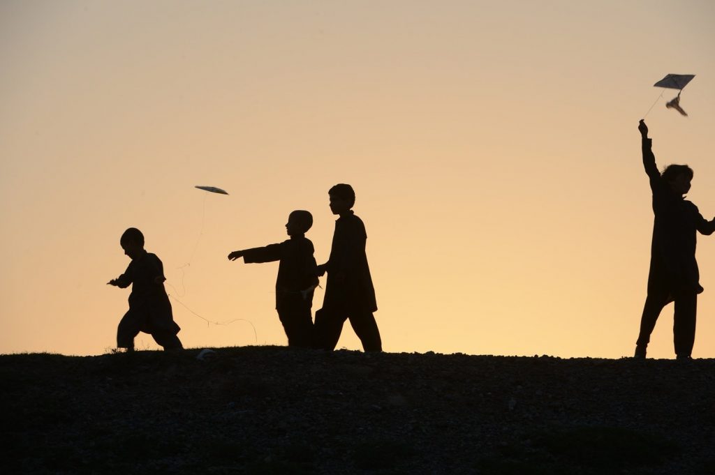 6 outdoor games 80’s and 90’s kids will never