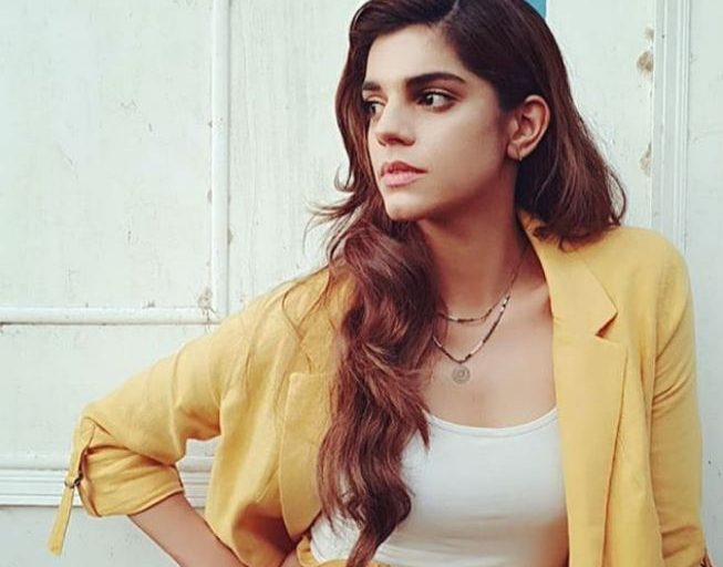 Proof that Sanam Saeed can rock just about any look - Cutacut.com