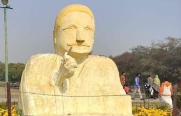allama iqbal sculpture